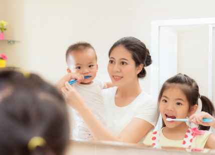 happiness-family-daily-life-photo-young-mother-with-kid-looking-mirror-using-toothbrush-cleaning-teeth-bathroom-together-every-morning-night