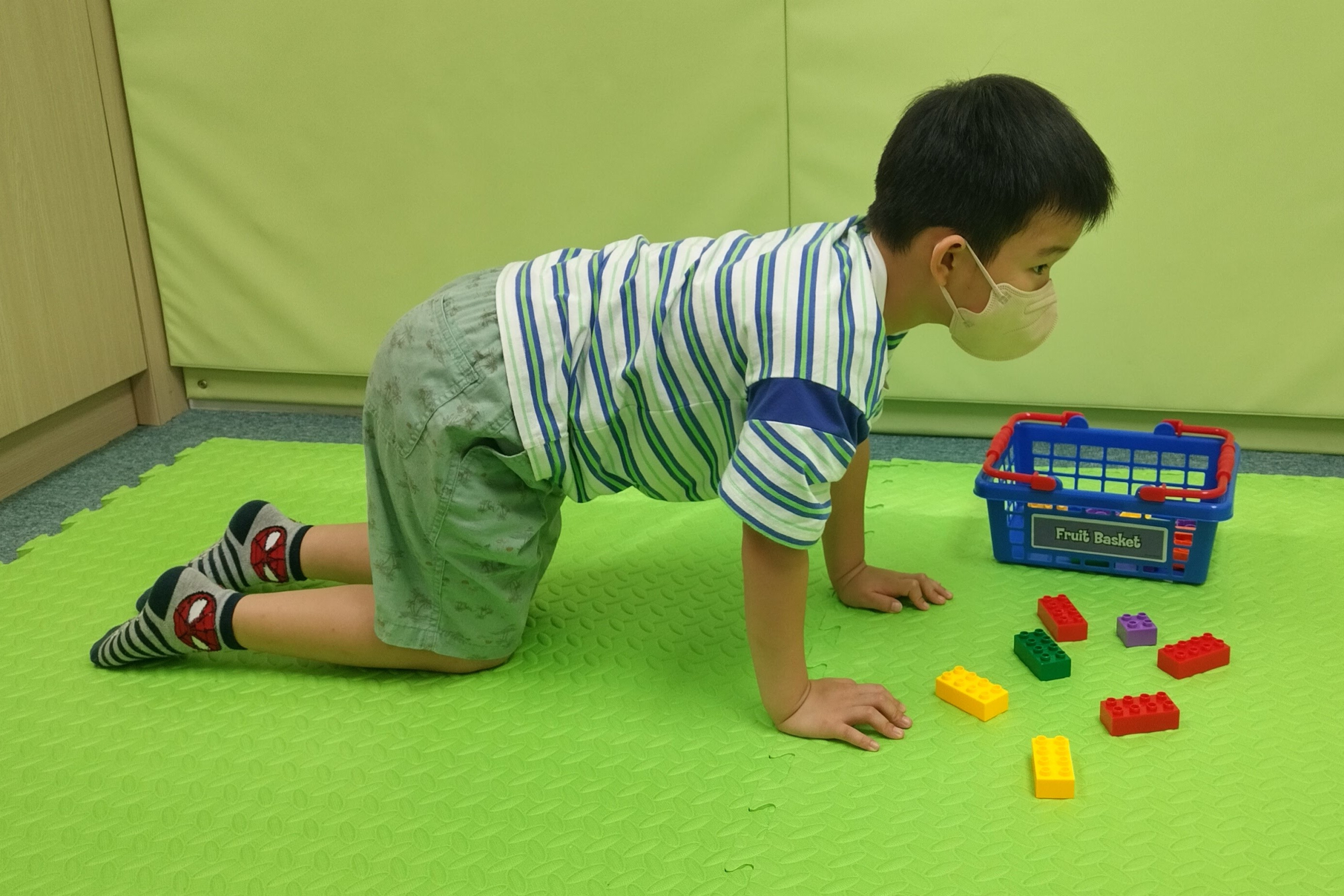 本頁圖片/檔案 - 四點跪姿勢